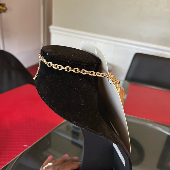 Beautiful statement piece necklace from Aldo - Picture 6 of 8